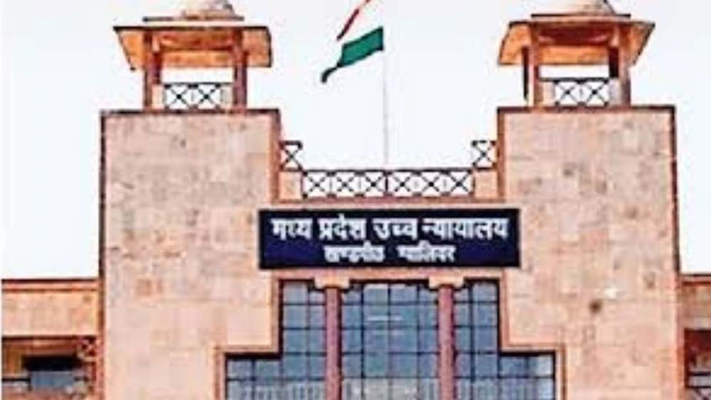 ग्वालियर हाईकोर्ट ने लगाया 5 लाख का जुर्माना, DIG पीएचक्यू ने हत्या के मामले में कोर्ट में दी थी झूठी जानकारी ग्वालियर हाईकोर्ट ने लगाया 5 लाख का जुर्माना, DIG पीएचक्यू ने हत्या के मामले में कोर्ट में दी थी झूठी जानकारी