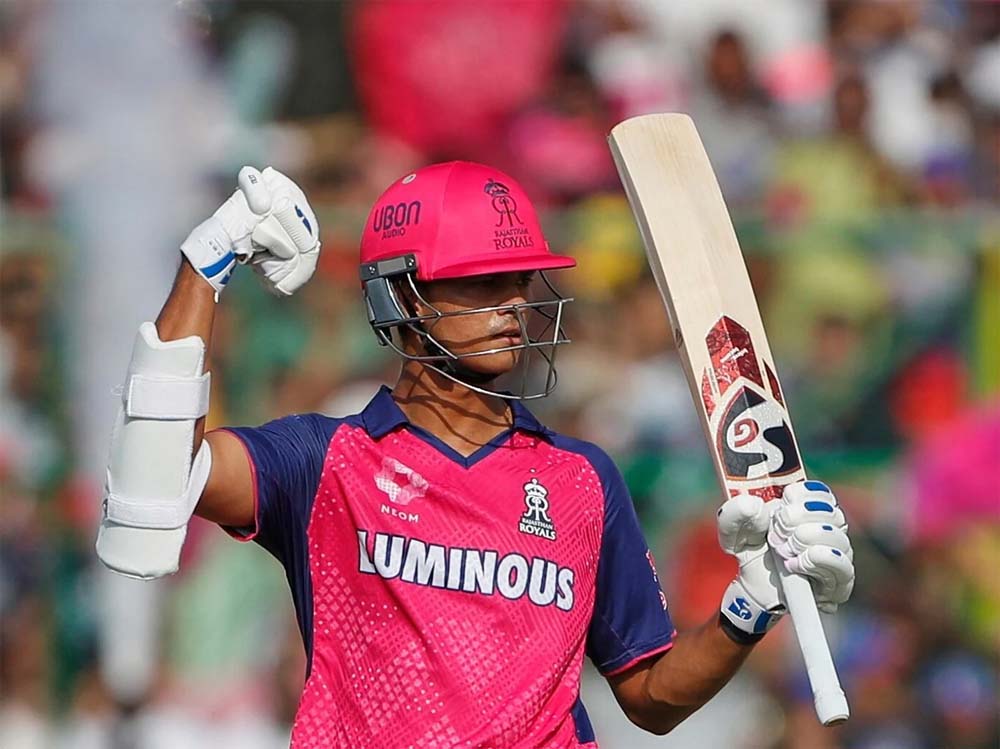 यशस्वी जायसवाल ने आरसीबी के गेंदबाजों के खिलाफ हल्ला बोला, खेली तूफानी पारी यशस्वी जायसवाल ने आरसीबी के गेंदबाजों के खिलाफ हल्ला बोला, खेली तूफानी पारी