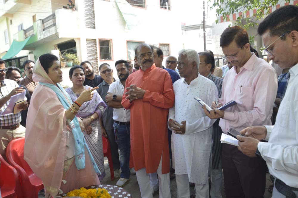 विकास कार्यों में लापरवाही नहीं चलेगी, अधिकारियों को समय पर करना होगा पूरा काम विकास कार्यों में लापरवाही नहीं चलेगी, अधिकारियों को समय पर करना होगा पूरा काम