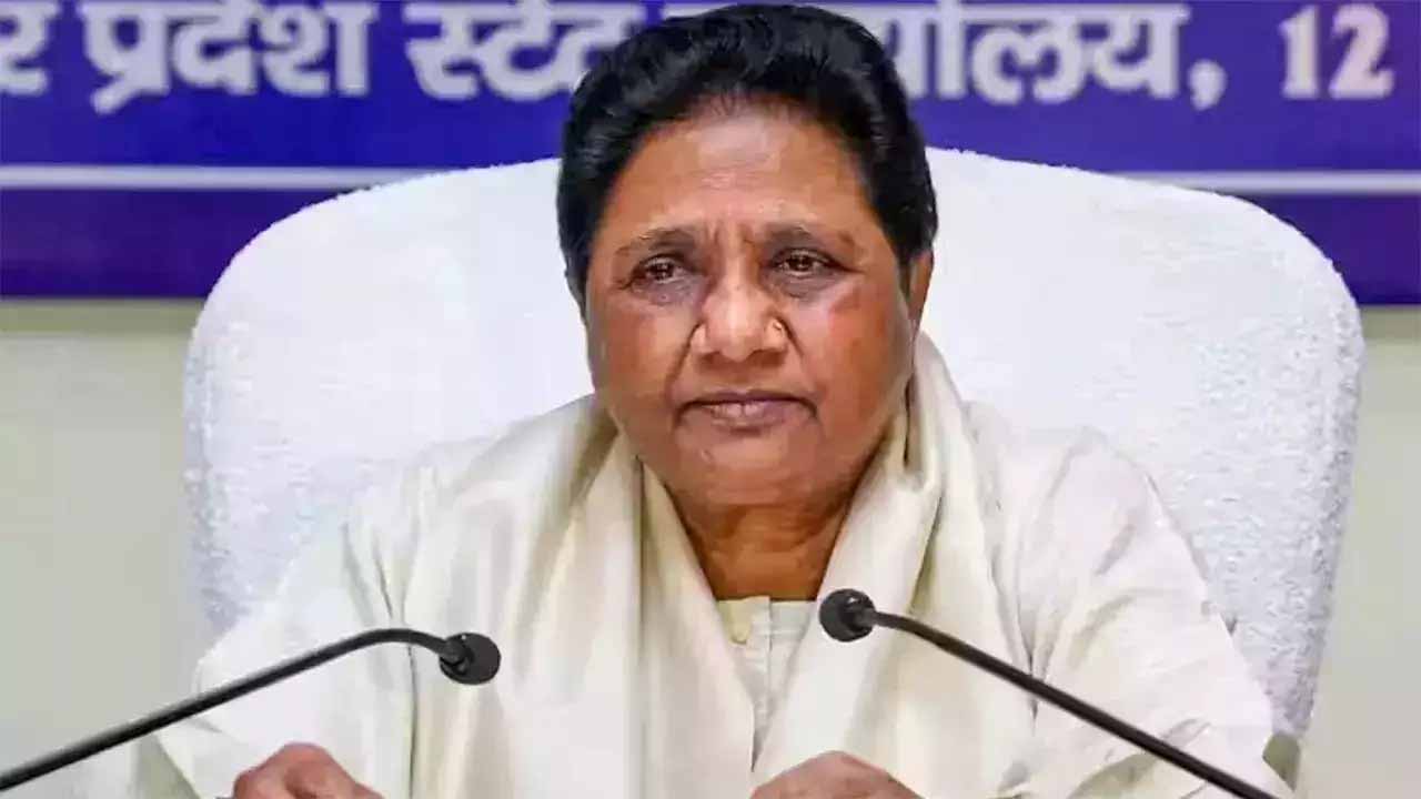 समाजवादी पार्टी पर मायावती ने जमकर साधा निशाना समाजवादी पार्टी पर मायावती ने जमकर साधा निशाना