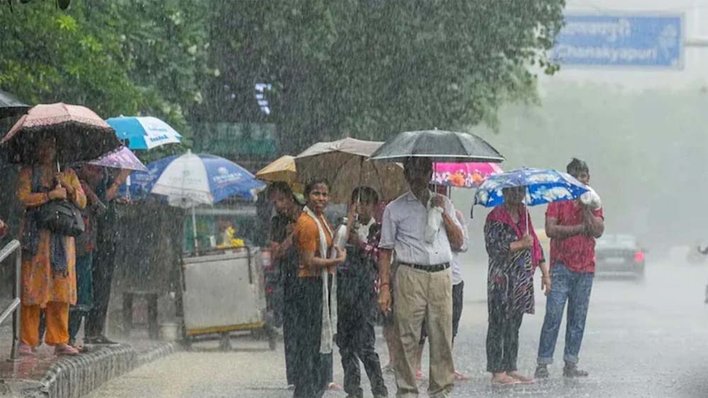 मध्य प्रदेश में बारिश के बाद तापमान में गिरावट दर्ज, भीषण गर्मी के बीच बरसात के बाद लोगों को काफी राहत मध्य प्रदेश में बारिश के बाद तापमान में गिरावट दर्ज, भीषण गर्मी के बीच बरसात के बाद लोगों को काफी राहत