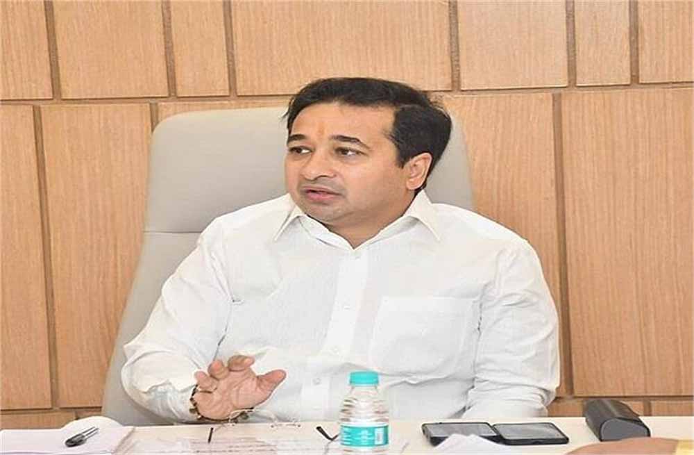 मत्स्य पालन और बंदरगाह विकास मंत्री नितेश राणे ने राज्य सरकार मुंबई में जल मेट्रो परियोजना की योजना बना रही है मत्स्य पालन और बंदरगाह विकास मंत्री नितेश राणे ने राज्य सरकार मुंबई में जल मेट्रो परियोजना की योजना बना रही है