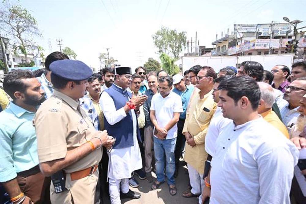 मंत्री सारंग ने करोंद मेट्रो निर्माण कार्य का किया निरीक्षण