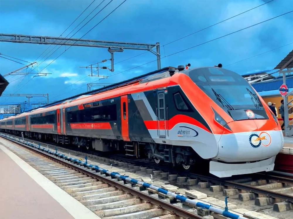 पीएम मोदी का दौरा टलने से अब थोड़ा और समय लगेगा, कश्मीर जाने वाली वंदे भारत में FREE में सफर कर सकेंगे ऐसे यात्री पीएम मोदी का दौरा टलने से अब थोड़ा और समय लगेगा, कश्मीर जाने वाली वंदे भारत में FREE में सफर कर सकेंगे ऐसे यात्री