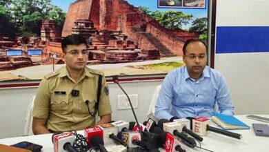 नालंदा में जिलाधिकारी शुभंकर और पुलिस अधीक्षक सोनी ने की प्रेस कॉन्फ्रेंस, कानून-व्यवस्था के लिए उठाए कड़े कदम