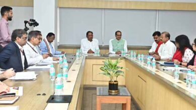 अटल डिजिटल सुविधा केंद्रों की केंद्रीय मंत्री  चौहान ने की सराहना: ग्रामीण अर्थव्यवस्था में डिजिटल सशक्तिकरण की दिशा में बताया क्रांतिकारी कदम