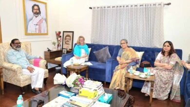 यूनिसेफ इंडिया की प्रतिनिधि सिंथिया मैककैफ्रे ने सोरेन से उनके कार्यालय में की मुलाकात