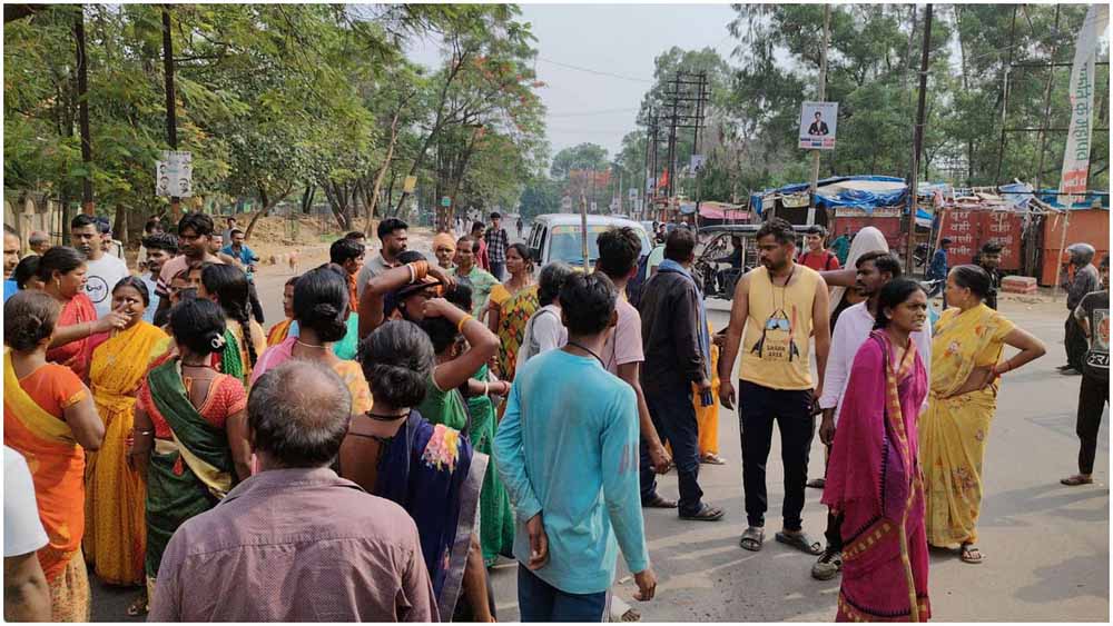 मोरहाबादी में सब्जी बाजार नगर निगम और प्रशासन की टीम ने की तोड़फोड़, दुकानदारों में भारी आक्रोश मोरहाबादी में सब्जी बाजार नगर निगम और प्रशासन की टीम ने की तोड़फोड़, दुकानदारों में भारी आक्रोश
