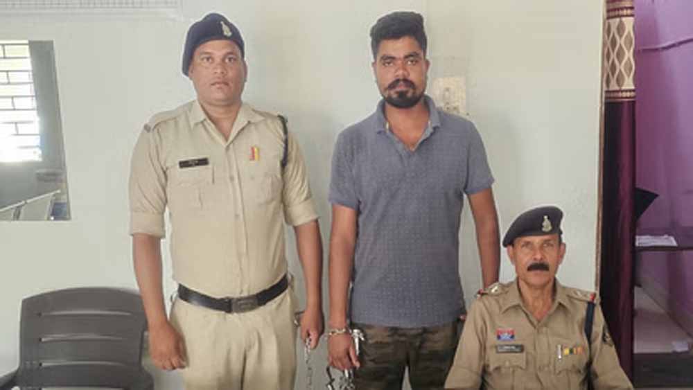 शराब भट्टी के सुपरवाइजर को पुलिस ने किया गिरफ्तार, नाबालिगों से करवा रहा था शराब की तस्करी शराब भट्टी के सुपरवाइजर को पुलिस ने किया गिरफ्तार, नाबालिगों से करवा रहा था शराब की तस्करी