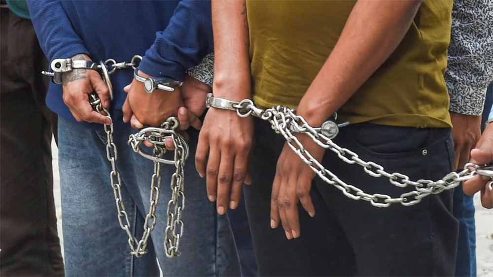सोशल मीडिया पर भारत विरोधी सामग्री पोस्ट करने के आरोप में दो लोग गिरफ्तार सोशल मीडिया पर भारत विरोधी सामग्री पोस्ट करने के आरोप में दो लोग गिरफ्तार