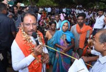मुख्यमंत्री साय का हरगवां गांव में औचक दौरा