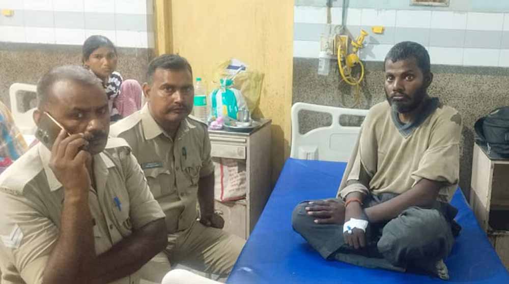 भारत-नेपाल सीमा पर एसएसबी ने एक संदिग्ध को पकड़ा, पुलिस करेगी पूछताछ भारत-नेपाल सीमा पर एसएसबी ने एक संदिग्ध को पकड़ा, पुलिस करेगी पूछताछ