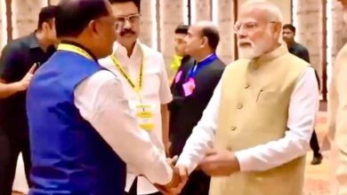 नीति आयोग की बैठक में दिखी आत्मीयता: जब प्रधानमंत्री मोदी ने मुख्यमंत्री साय का थामा हाथ और कहा – छत्तीसगढ़ की बात अभी बाकी है