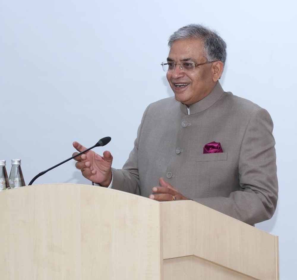 मतदान केंद्रों पर मतदाताओं के लिए मोबाइल जमा करने की सुविधा प्रदान करेगा निर्वाचन आयोग