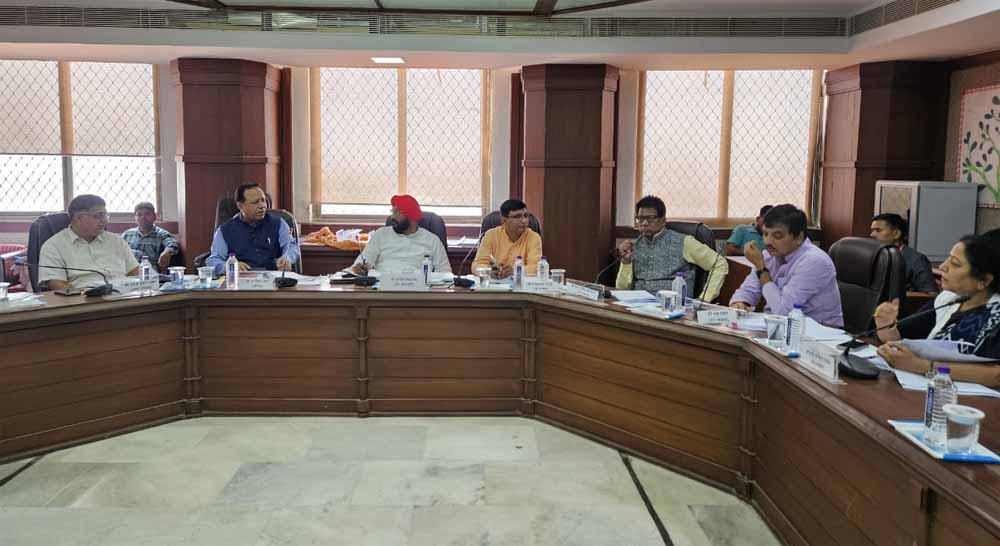 याचिका एवं अभ्यावेदन समिति की बैठक में शामिल हुए विधायक