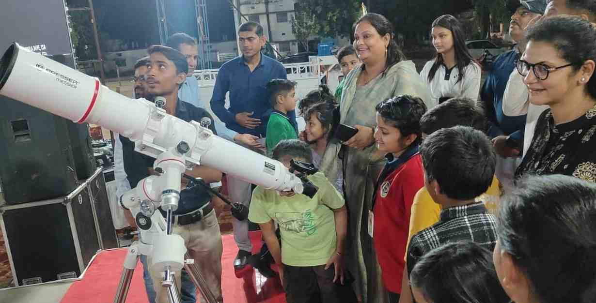 कोरिया में मेगा स्काई वॉचिंग कार्यक्रम का हुआ सफल आयोजन कोरिया में मेगा स्काई वॉचिंग कार्यक्रम का हुआ सफल आयोजन
