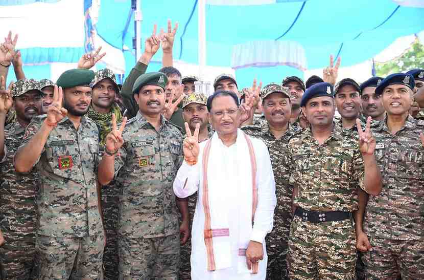 मुख्यमंत्री श्री साय का बस्तर दौरा-बदलता बस्तर हेजटैग के साथ सोशलमीडया पर दिन भर टॉप ट्रेंड किया मुख्यमंत्री श्री साय का बस्तर दौरा-बदलता बस्तर हेजटैग के साथ सोशलमीडया पर दिन भर टॉप ट्रेंड किया