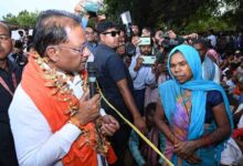 मुख्यमंत्री विष्णु देव साय का हरगवां गांव में औचक दौरा,ग्रामीणों से किया सीधा संवाद