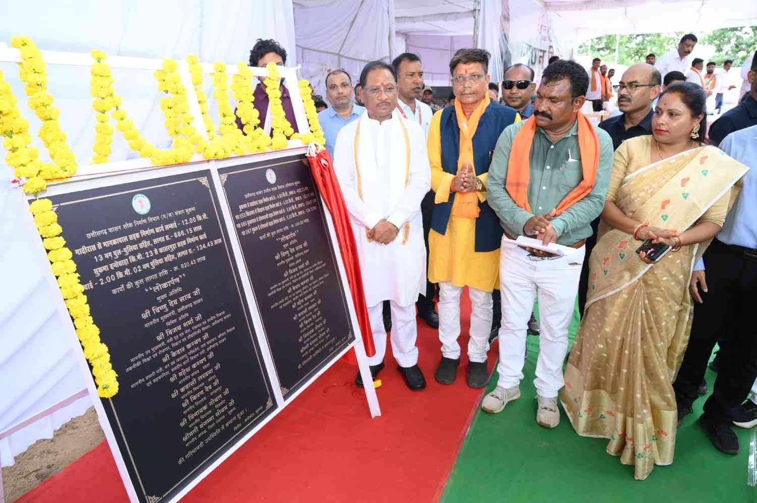 मुख्यमंत्री विष्णु देव साय ने तोंगपाल में 16 करोड़ से अधिक लागत के विकास कार्यों का किया लोकार्पण