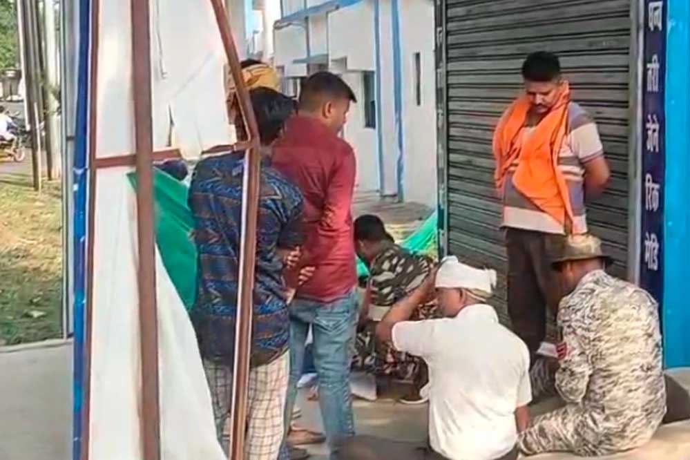 बलरामपुर में रेत माफिया ने कांस्टेबल को ट्रैक्टर से कुचलकर मार डाला