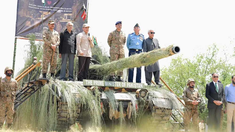 भारत के हाथों पिटाई के बाद शहबाज ने मारी डींग, कश्मीर और पानी पर लगाई गुहार भारत के हाथों पिटाई के बाद शहबाज ने मारी डींग, कश्मीर और पानी पर लगाई गुहार