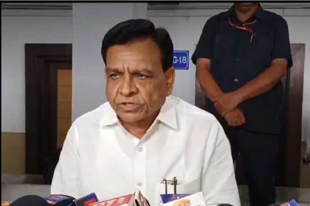 डिप्टी CM जगदीश देवड़ा ने बयान पर दी सफाई, बोले- सेना के चरणों में देश नतमस्तक डिप्टी CM जगदीश देवड़ा ने बयान पर दी सफाई, बोले- सेना के चरणों में देश नतमस्तक