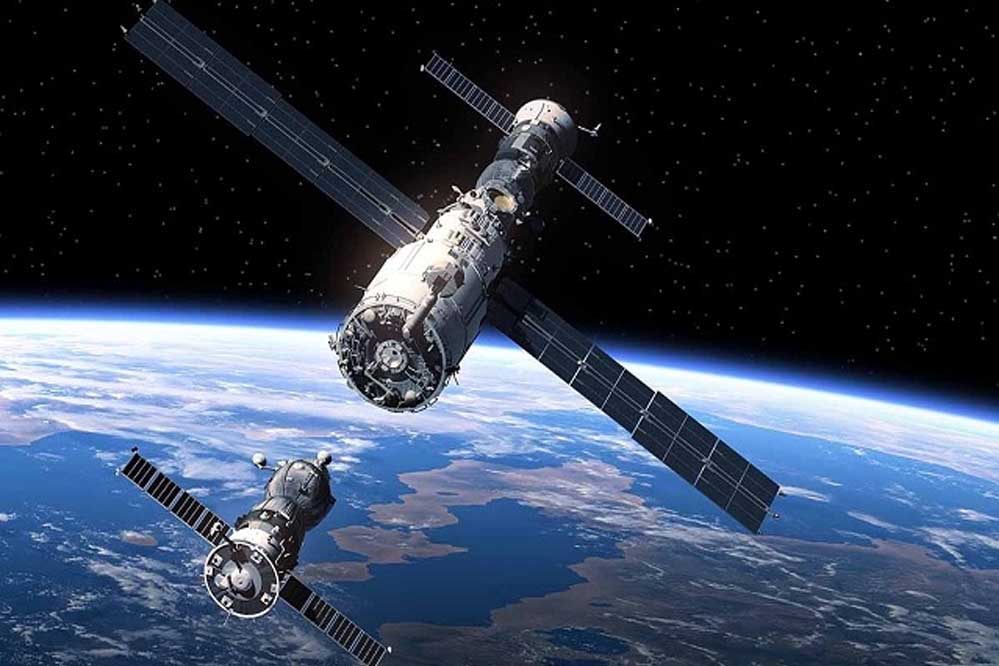 भारत की सैटेलाइट्स ने कठिन परिस्थितियों में सशस्त्र बलों पर आए खतरे को टालने में अहम भूमिका निभाई: ISRO