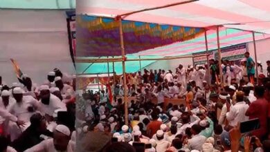 वक्फ कानून के खिलाफ आयोजित सभा, मंच पर काफी लोगों के जमा होने के कारण टूटा मंच