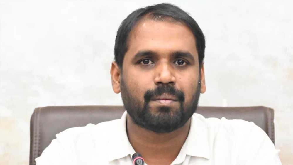 धमतरी : हर पटवारी प्रतिदिन कम से कम 5 नक्शा-बंटाकन के प्रकरणों का निबटारा करेंगे, कलेक्टर ने तय किया लक्ष्य