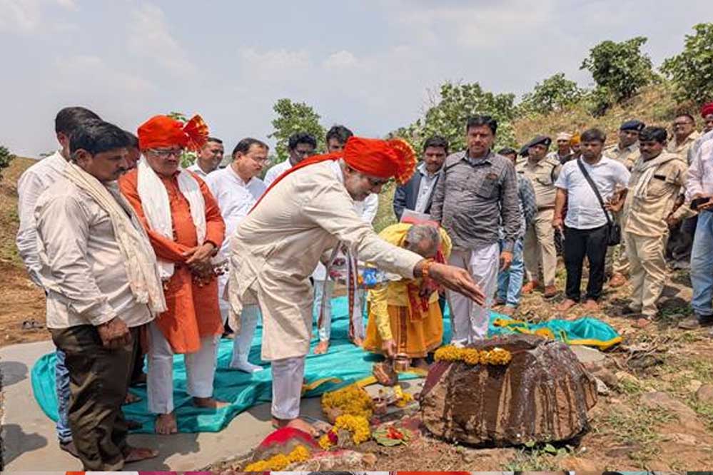 छोटे-छोटे प्रयासों से ही हम जल संसाधनों और प्राकृतिक परिसंपत्तियों की सुरक्षा और बचाव कर सकते है : मंत्री पटेल छोटे-छोटे प्रयासों से ही हम जल संसाधनों और प्राकृतिक परिसंपत्तियों की सुरक्षा और बचाव कर सकते है : मंत्री पटेल
