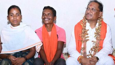 पहाड़ी कोरवा के पीएम जनमन आवास में पहुंचे मुख्यमंत्री