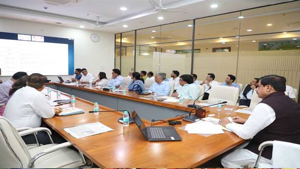 प्रधानमंत्री  मोदी की भोपाल यात्रा की तैयारियों की हुई समीक्षा