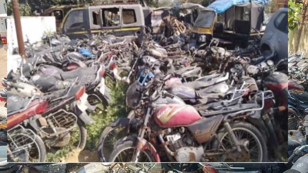 थाने में रखे 59 नग वाहन की नीलामी की गई, 17 लाख का राजस्व प्राप्त हुआ थाने में रखे 59 नग वाहन की नीलामी की गई, 17 लाख का राजस्व प्राप्त हुआ