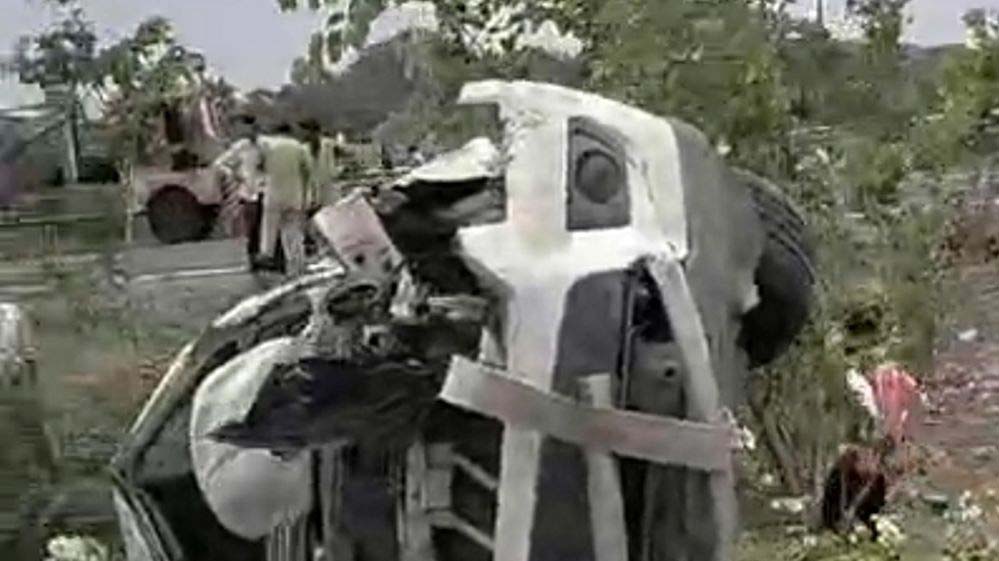 बिहार एसटीएफ की गाड़ी रतलाम में एक्सप्रेसवे पर पलटी, दो जवानों की मौत बिहार एसटीएफ की गाड़ी रतलाम में एक्सप्रेसवे पर पलटी, दो जवानों की मौत