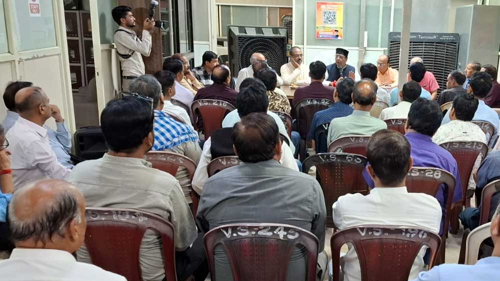 कायस्थ समाज के आराध्य देव देवाधिदेव चित्रगुप्त जी महाराज के प्राकटयोत्सव पर्व  04 मई