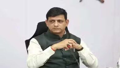 जलभराव से निपटने के लिए महापौर पुष्यमित्र भार्गव ने नगर निगम के अधिकारियों को अलर्ट रहने के लिए कहा