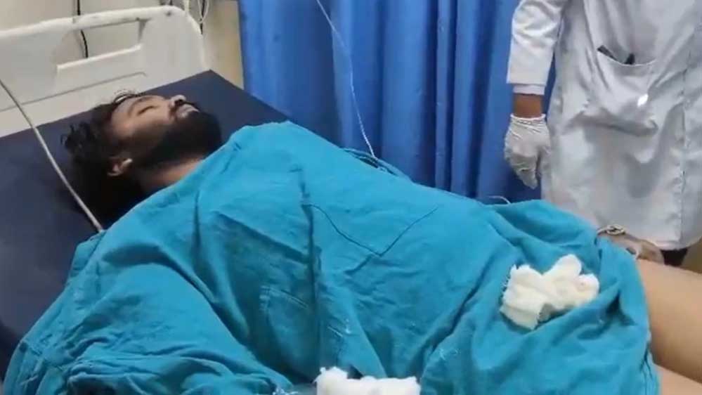 हिंदू लड़कियों से रेप और ब्लैकमेल करने वाला फरहान को पुलिस ने पैर में मारी गोली हिंदू लड़कियों से रेप और ब्लैकमेल करने वाला फरहान को पुलिस ने पैर में मारी गोली