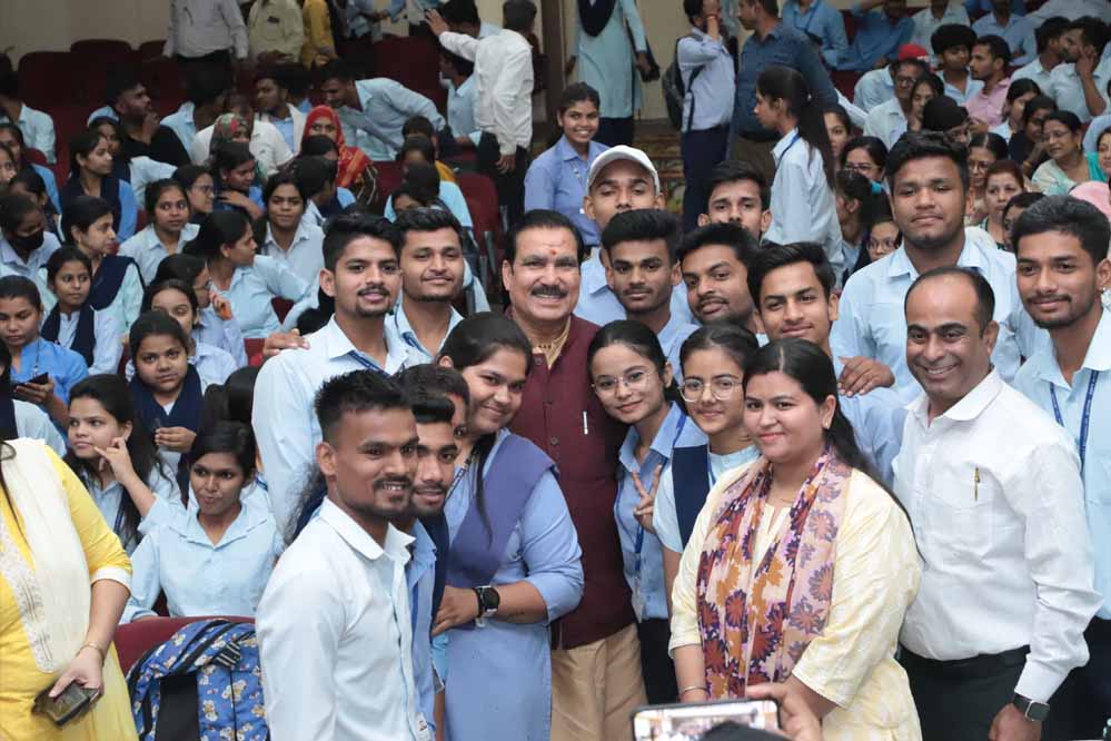 मंत्री टेटवाल ने संभागीय आईटीआई में किया अत्याधुनिक प्लंबिंग लैब और गर्ल्स कॉमन रूम का लोकार्पण मंत्री टेटवाल ने संभागीय आईटीआई में किया अत्याधुनिक प्लंबिंग लैब और गर्ल्स कॉमन रूम का लोकार्पण