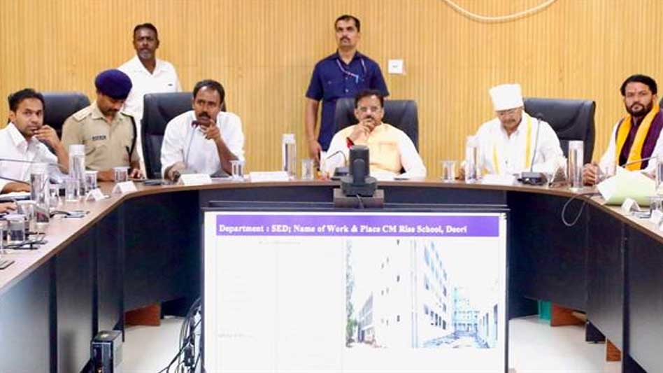 निर्माण कार्यों में लायें गति, समानांतर रूप से खरीदें आवश्यक उपकरण एवं फर्नीचर: उप मुख्यमंत्री शुक्ल निर्माण कार्यों में लायें गति, समानांतर रूप से खरीदें आवश्यक उपकरण एवं फर्नीचर: उप मुख्यमंत्री शुक्ल