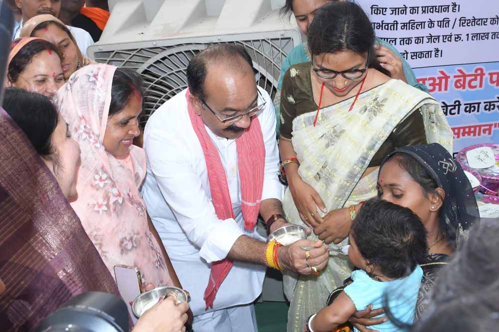 जनता के बीच जाकर जनता की समस्याओं का समाधान करना ही रामराज्य – अरुण साव जनता के बीच जाकर जनता की समस्याओं का समाधान करना ही रामराज्य – अरुण साव