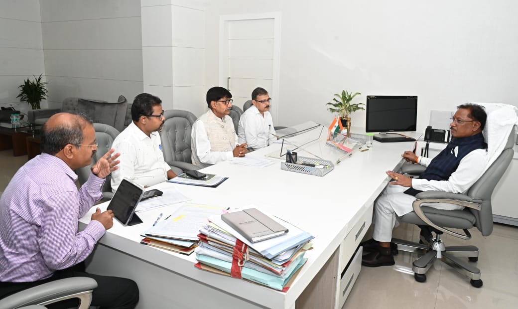 मुख्यमंत्री विष्णुदेव साय ने कर्रेगुट्टा पहाड़ी पर जारी एंटी नक्सल ऑपेरशन का अपडेट लिया: ऑपेरशन की भविष्य की रणनीति के बारे में अधिकारियों से की चर्चा