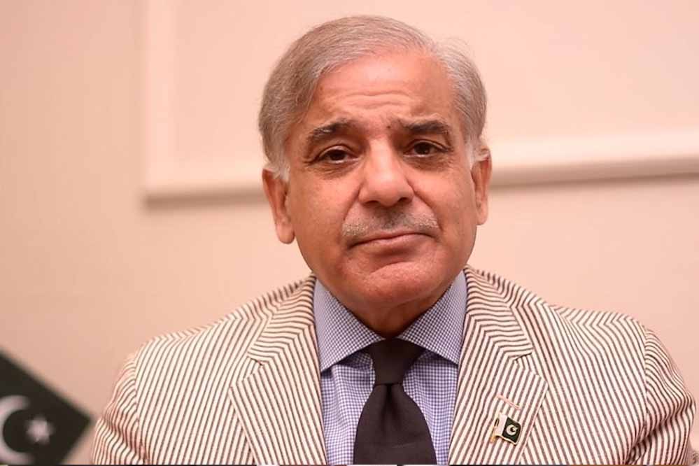 नमाज के बाद हमला करने वाला था पाक, लेकिन भारत ने बरसा दी ब्रह्मोस मिसाइलें:शहबाज नमाज के बाद हमला करने वाला था पाक, लेकिन भारत ने बरसा दी ब्रह्मोस मिसाइलें:शहबाज