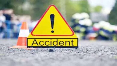 पलामू में ट्रक से टकराने के बाद पलटी बस, 4 लोगों की मौत, 10 अन्य घायल