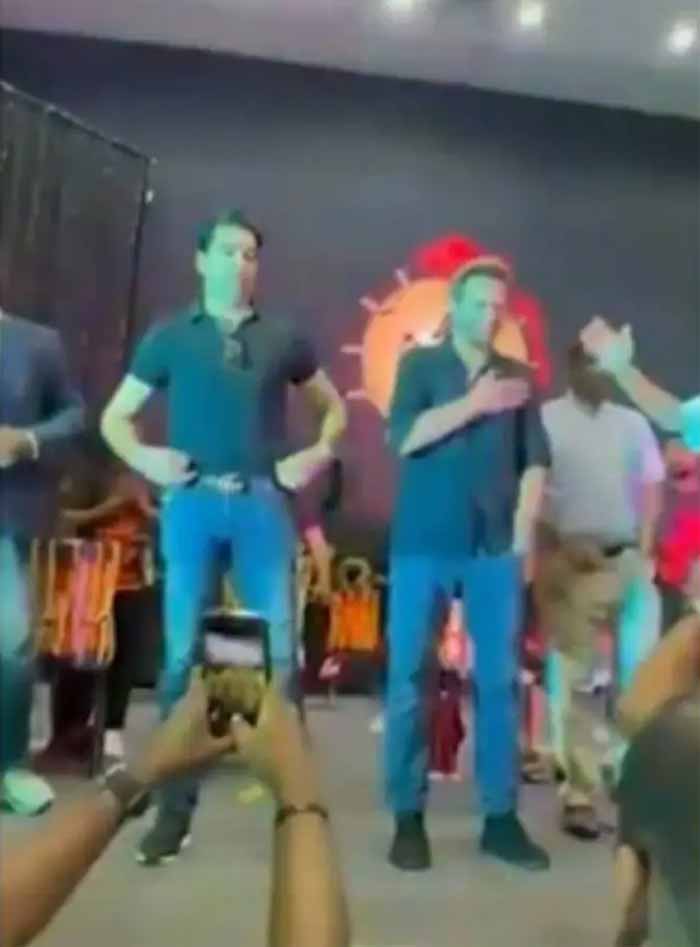 पाहलगाम हमले पर अफरीदी के विवादित बयान के बाद केरल के लोगों ने किया स्वागत, मचा बवाल पाहलगाम हमले पर अफरीदी के विवादित बयान के बाद केरल के लोगों ने किया स्वागत, मचा बवाल