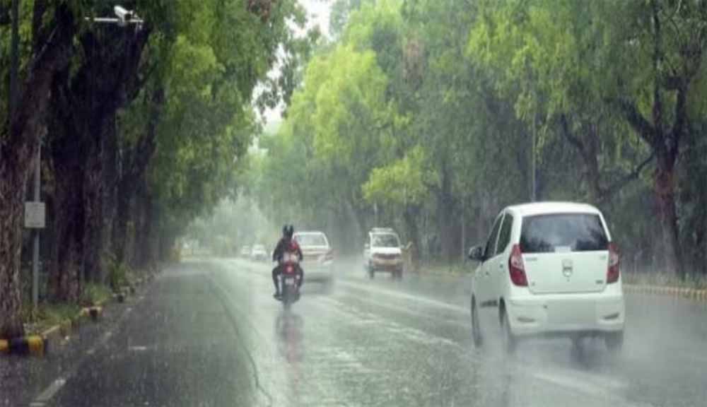 छत्तीसगढ़ में तेज आंधी और गरज चमक के साथ बारिश और ओलावृष्टि की संभावना छत्तीसगढ़ में तेज आंधी और गरज चमक के साथ बारिश और ओलावृष्टि की संभावना