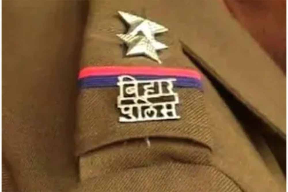 पटना हाई कोर्ट ने बिहार सरकार द्वारा 19858 सिपाहियों के किए गए स्थानांतरण आदेश पर अंतरिम रोक लगा दी पटना हाई कोर्ट ने बिहार सरकार द्वारा 19858 सिपाहियों के किए गए स्थानांतरण आदेश पर अंतरिम रोक लगा दी