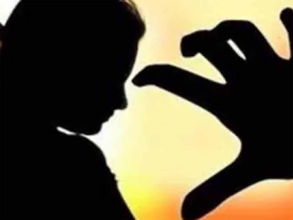 शासकीय महाविद्यालय में पढ़ने वाली बीएससी द्वितीय वर्ष की छात्रा से छेड़छाड़, आरोपी शहीद खान गिरफ्तार शासकीय महाविद्यालय में पढ़ने वाली बीएससी द्वितीय वर्ष की छात्रा से छेड़छाड़, आरोपी शहीद खान गिरफ्तार