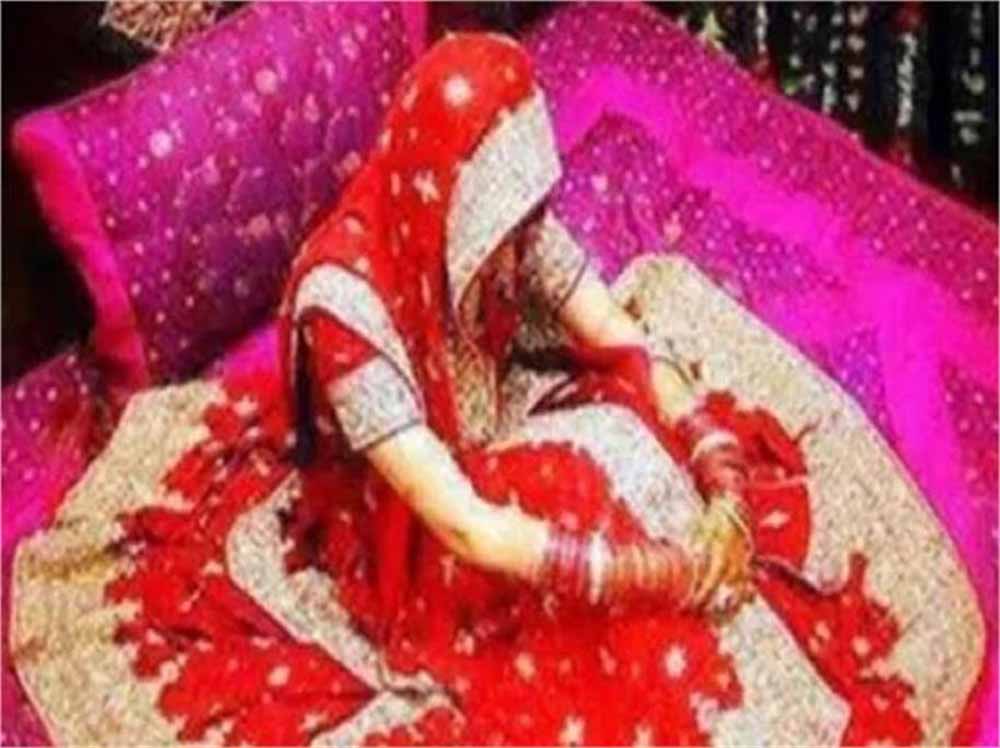 नई-नवेली दुल्हन के साथ उसके पति ने सुहागरात को ऐसा धोखा किया, जिसने रिश्ते की नींव को पांच दिन में ही तोड़ दिया नई-नवेली दुल्हन के साथ उसके पति ने सुहागरात को ऐसा धोखा किया, जिसने रिश्ते की नींव को पांच दिन में ही तोड़ दिया