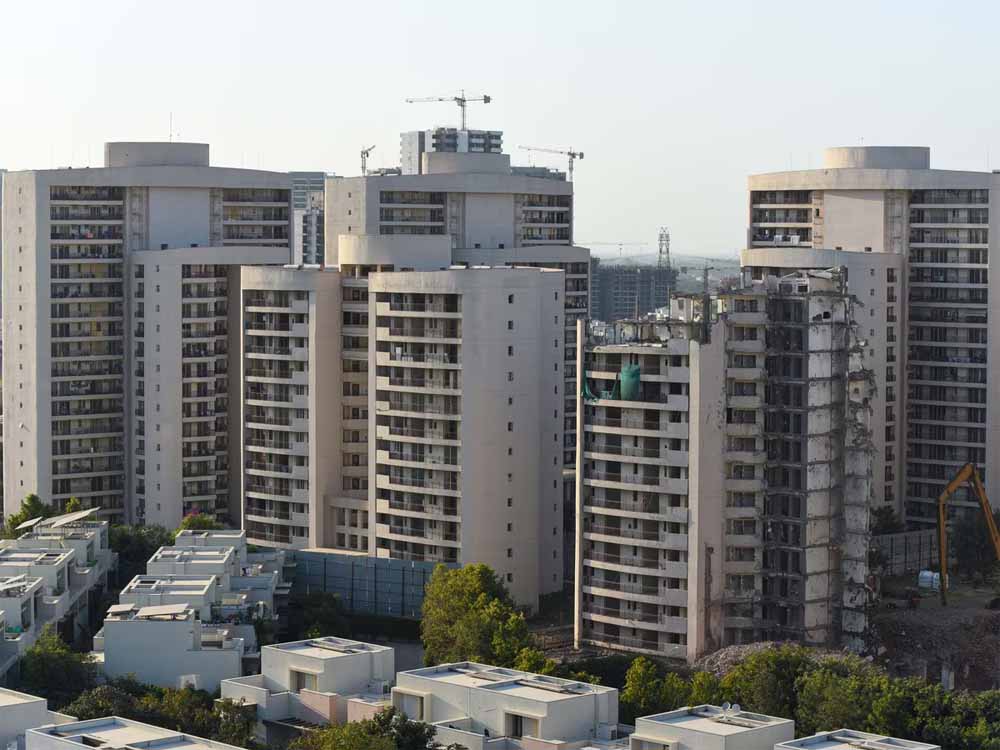 नोएडा और ग्रेटर नोएडा में फ्लैट की रजिस्ट्री में देरी पर ऐक्शन की तैयारी, DM ने 95 बिल्डरों को भेजा नोटिस नोएडा और ग्रेटर नोएडा में फ्लैट की रजिस्ट्री में देरी पर ऐक्शन की तैयारी, DM ने 95 बिल्डरों को भेजा नोटिस