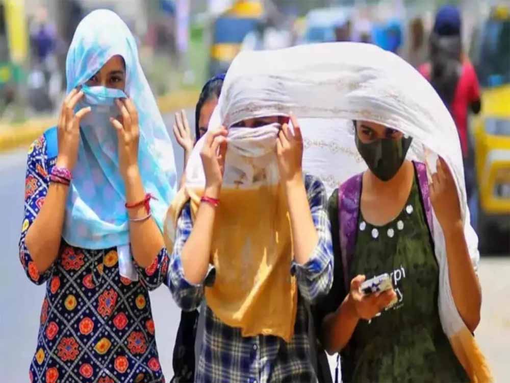 यूपी के कई शहरों में आसमान से बरस रही आग, लू में झुलस रहे कई शहर, अगले 3 दिन हीटवेव का अलर्ट यूपी के कई शहरों में आसमान से बरस रही आग, लू में झुलस रहे कई शहर, अगले 3 दिन हीटवेव का अलर्ट